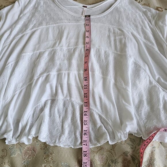 Free People Cream Flowy Cropped Back Rayon Top Women’s Size S - Picture 9 of 10
